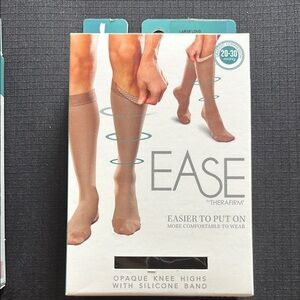 EASE Opaque Knee Highs - Black 20-30 mmHg with silicone border NEW short length